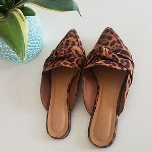 Mules leopard so fashionable